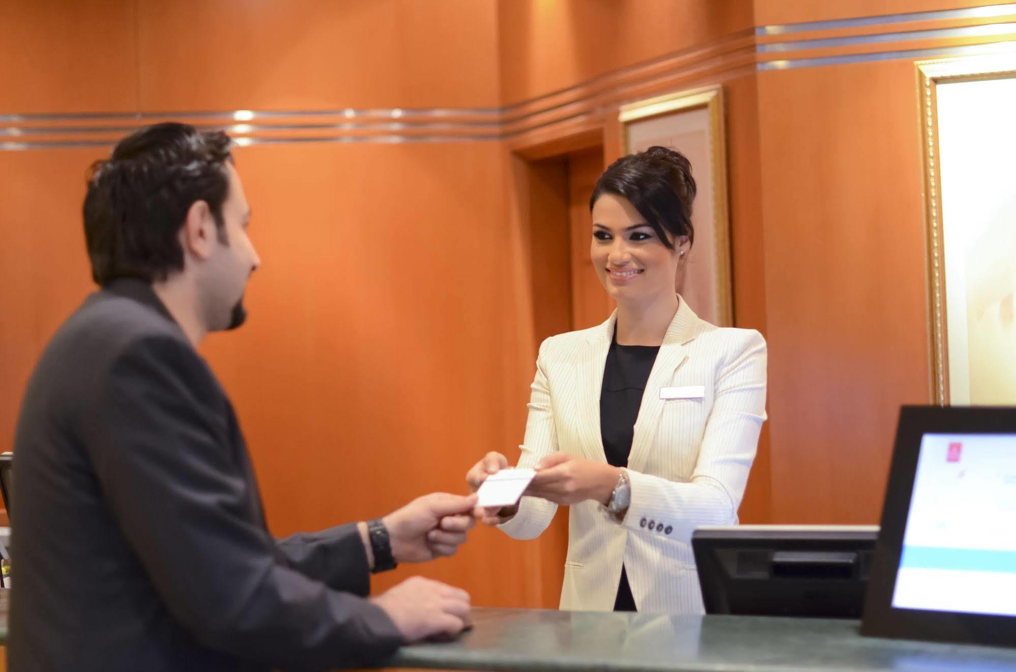 Swiss-Belhotel シャルジャ エクステリア 写真